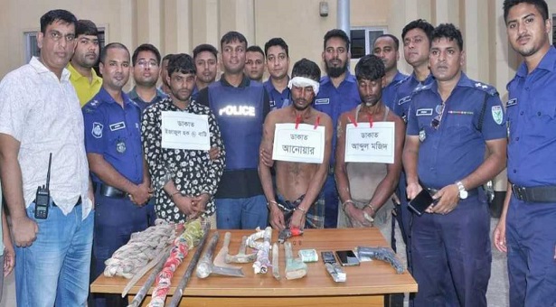 সিলেটে অস্ত্রসহ ৩ ডাকাত গ্রেপ্তার